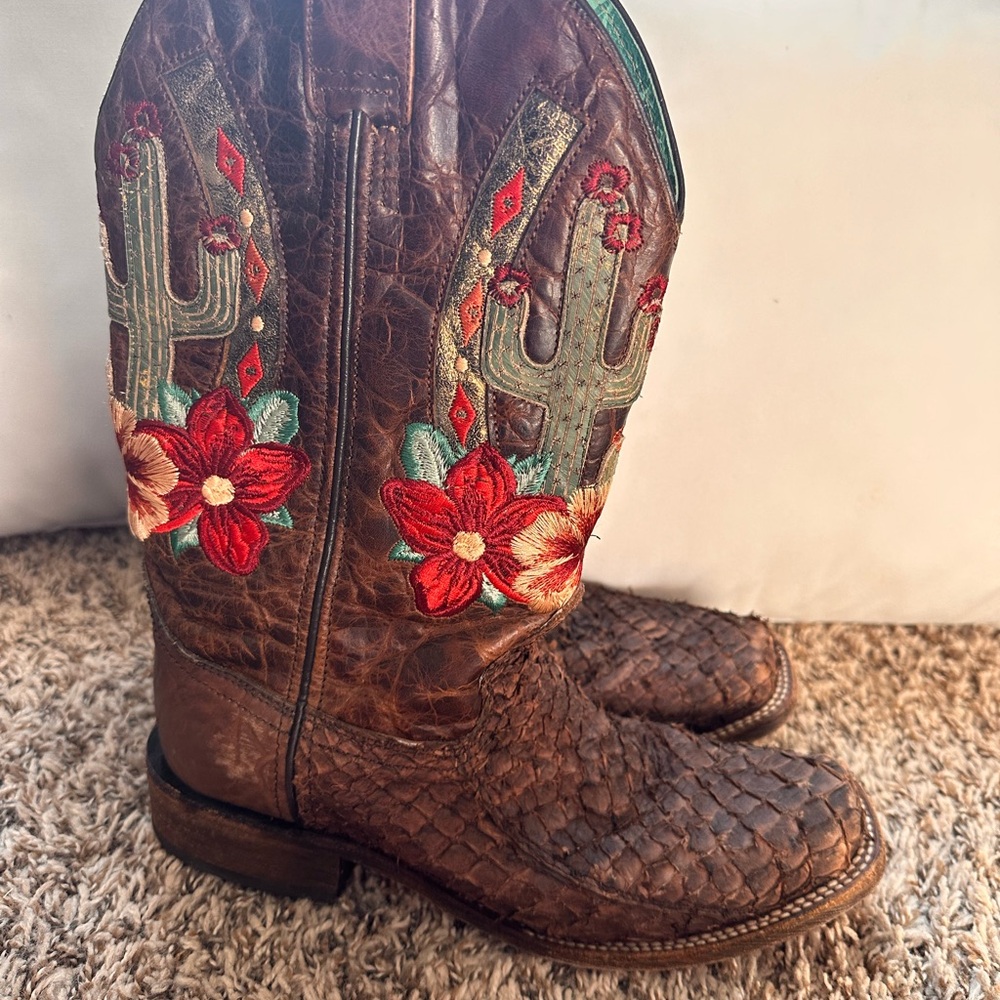 Women’s boots